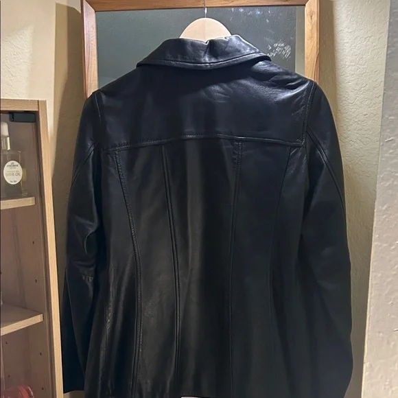 Winlit Women's Classic Black Leather Jacket - Picture 4 of 8